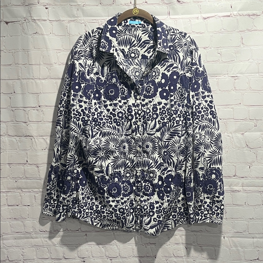 #1024 J McLAUGHLIN Navy and White Floral Button-Down Shirt
